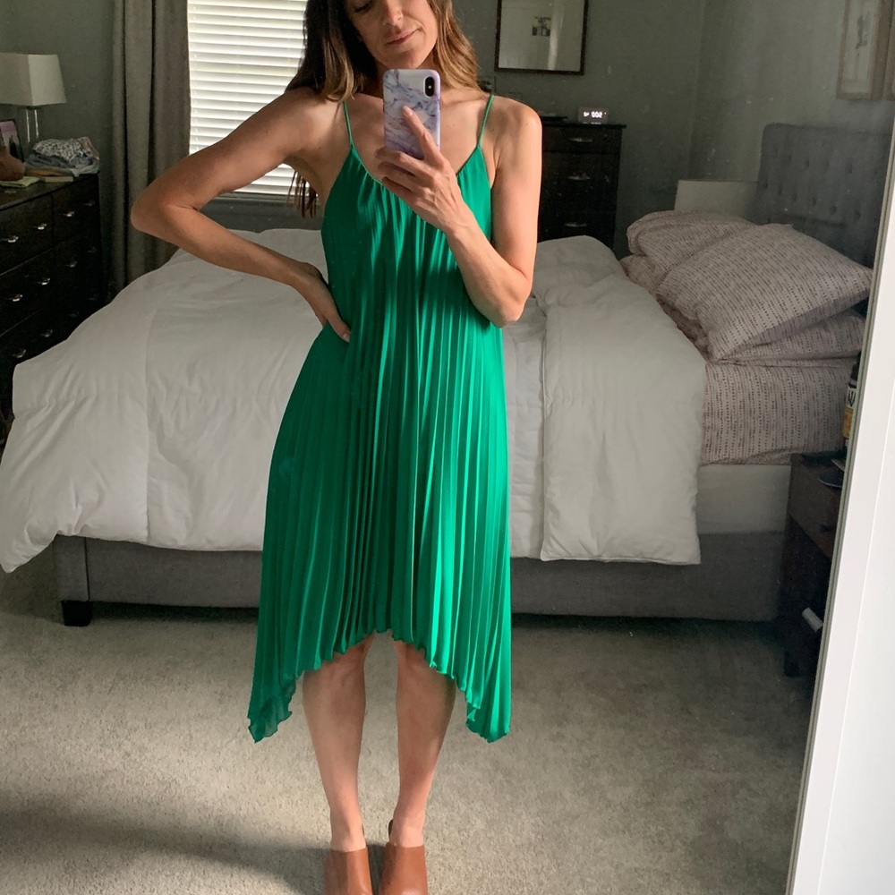 H&M Kelly Green Pleated Dress Sz 2